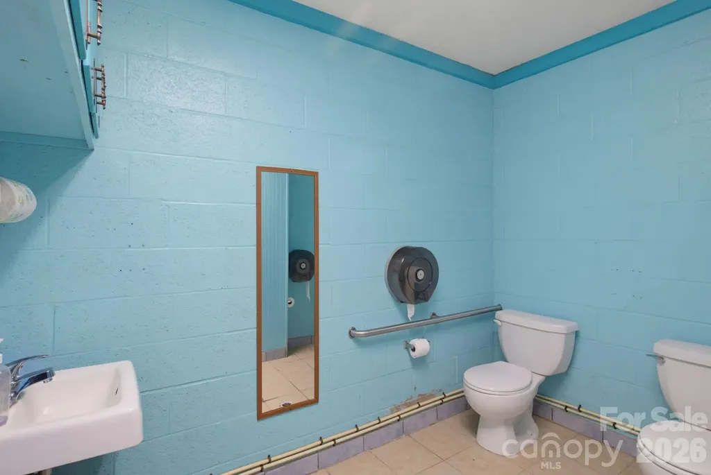 944 Fisher Ferry Street Thomasville NC 27360