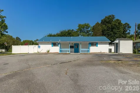944 Fisher Ferry Street Thomasville NC 27360