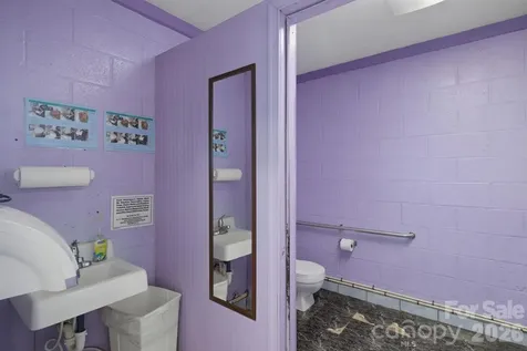 944 Fisher Ferry Street Thomasville NC 27360