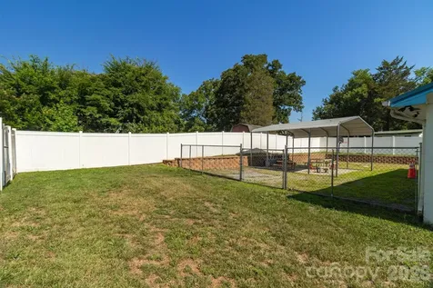 944 Fisher Ferry Street Thomasville NC 27360