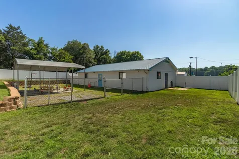 944 Fisher Ferry Street Thomasville NC 27360