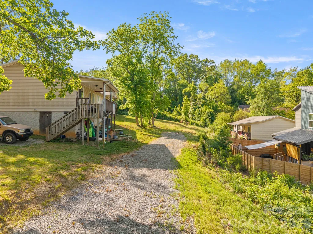 104 Millbrook Road Asheville NC 28806