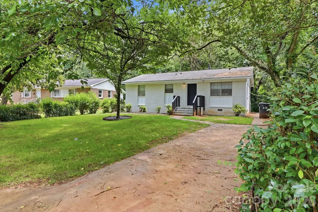 2121 Longleaf Drive Charlotte NC 28210