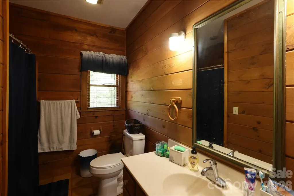 10096 Nc 226 S Nebo NC 28761