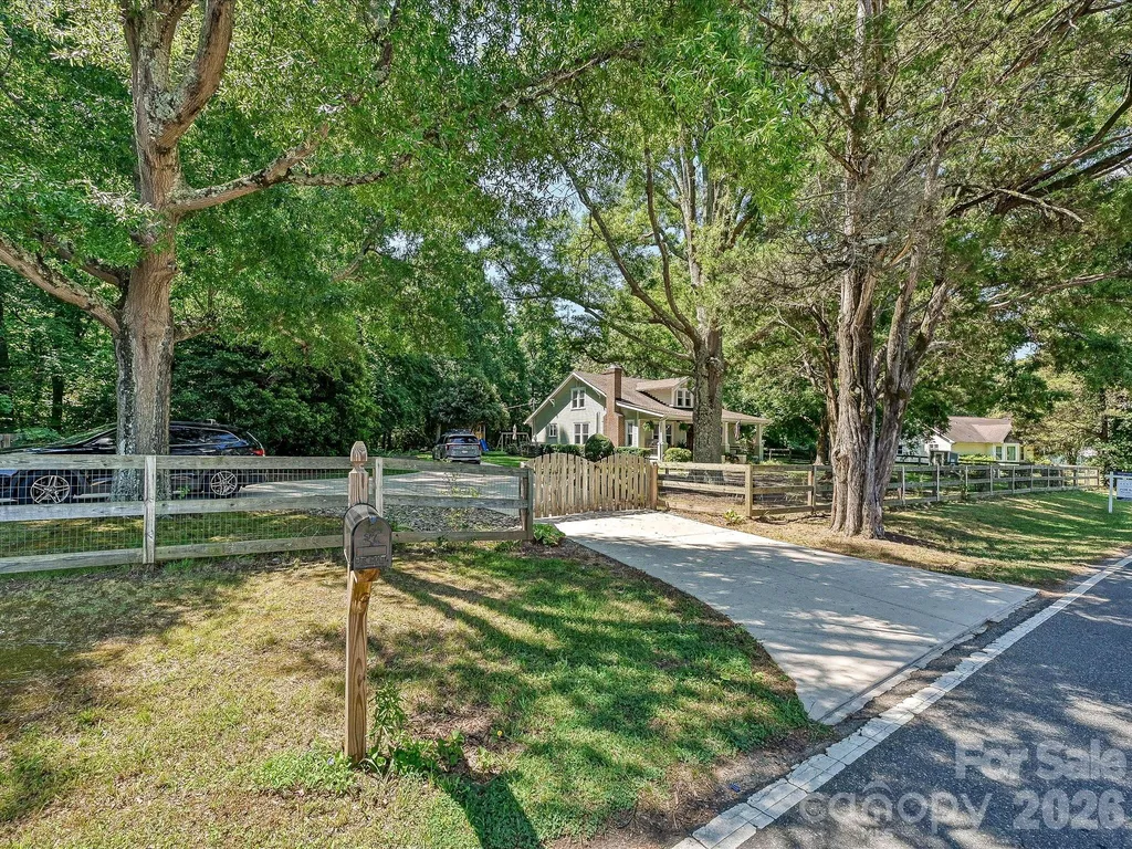 3514 Kelly Road Charlotte NC 28216