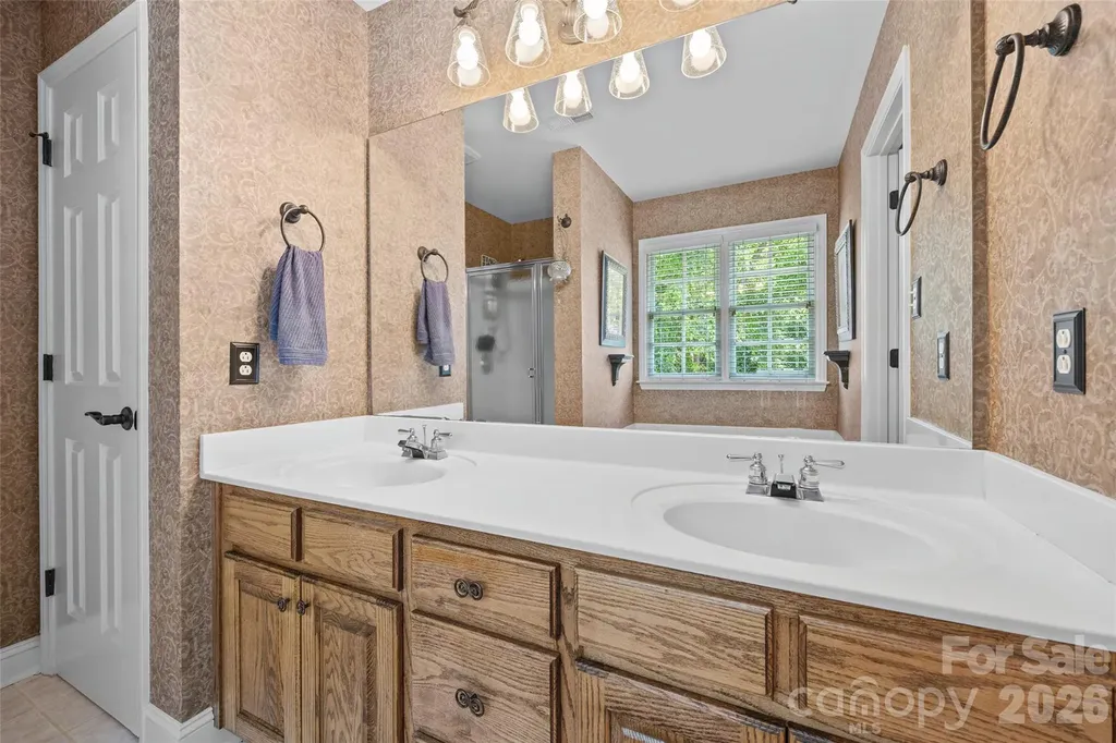 5301 Ravenglass Court Waxhaw NC 28173