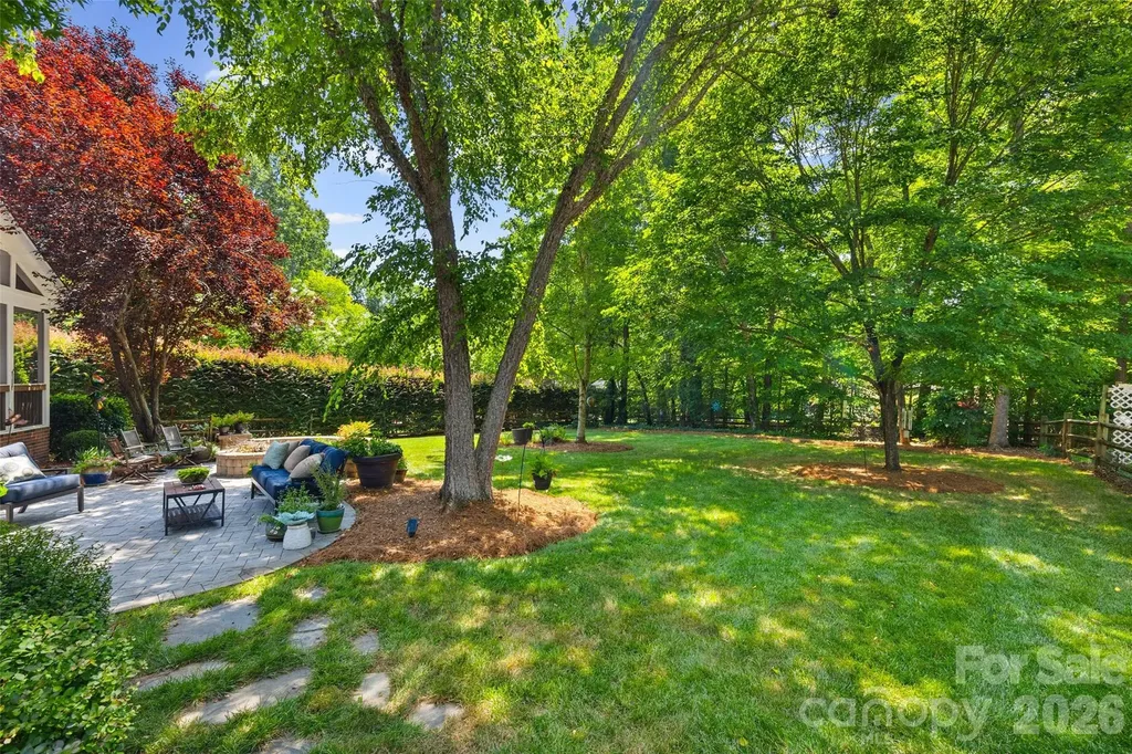 5301 Ravenglass Court Waxhaw NC 28173