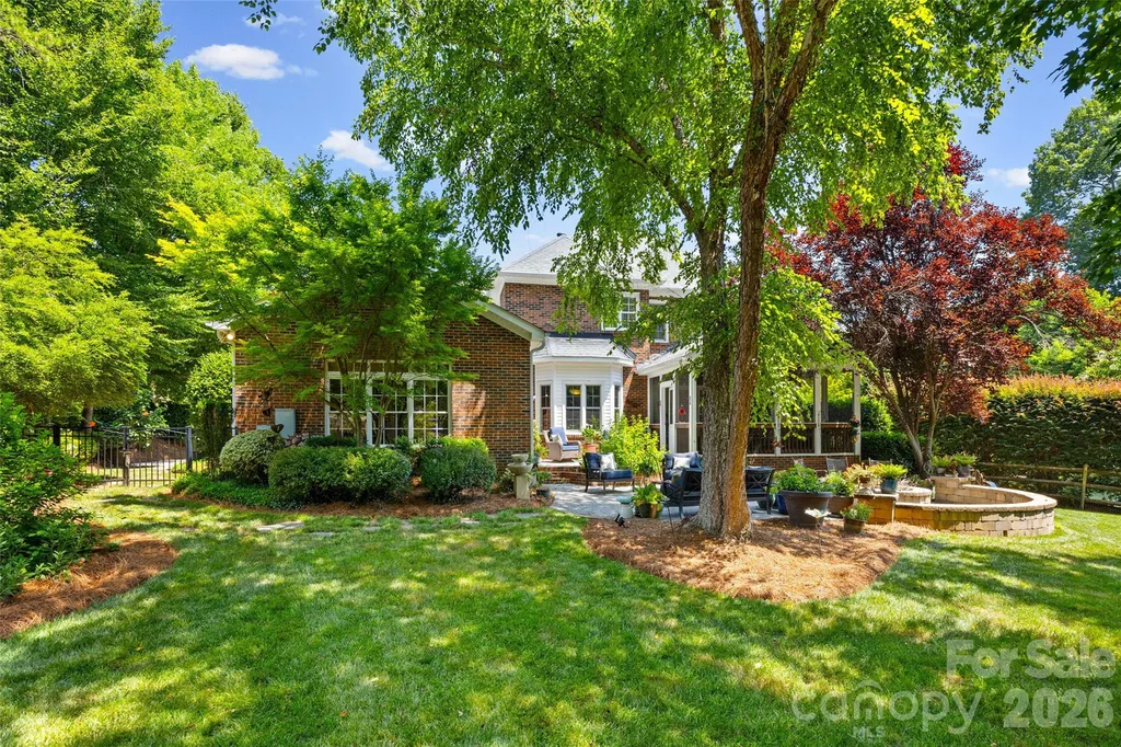 5301 Ravenglass Court Waxhaw NC 28173