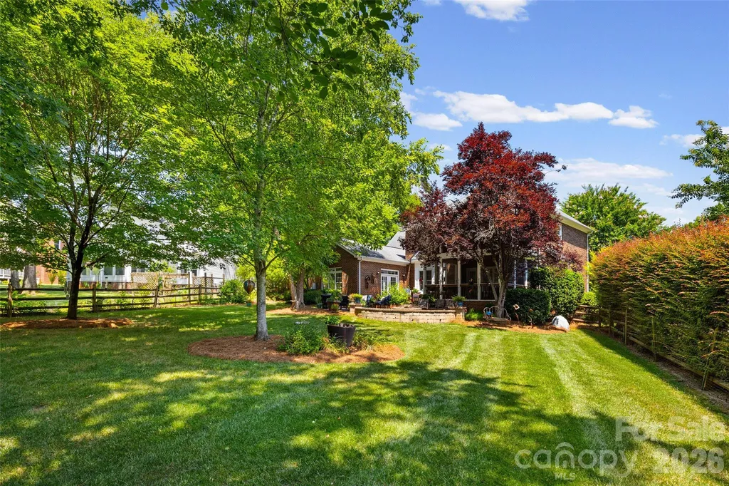 5301 Ravenglass Court Waxhaw NC 28173