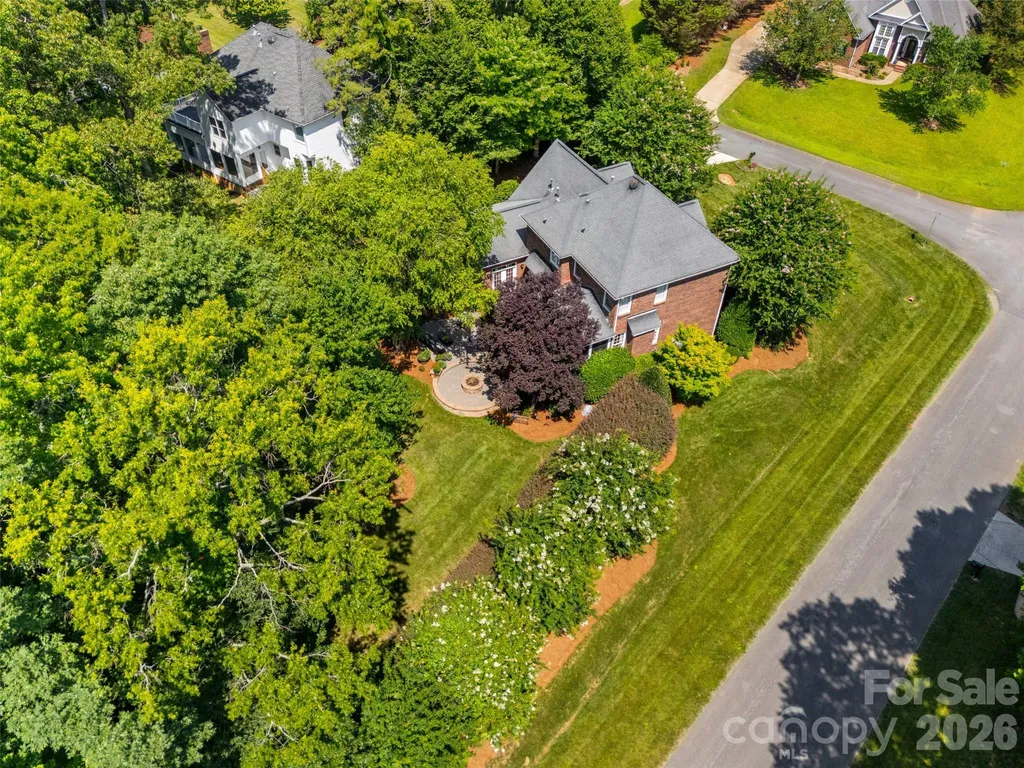 5301 Ravenglass Court Waxhaw NC 28173