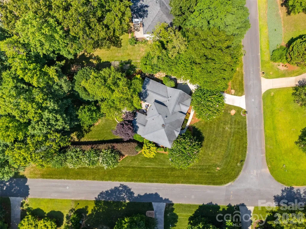 5301 Ravenglass Court Waxhaw NC 28173