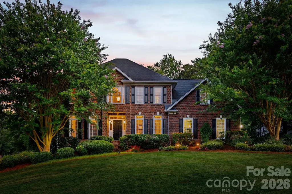 5301 Ravenglass Court Waxhaw NC 28173