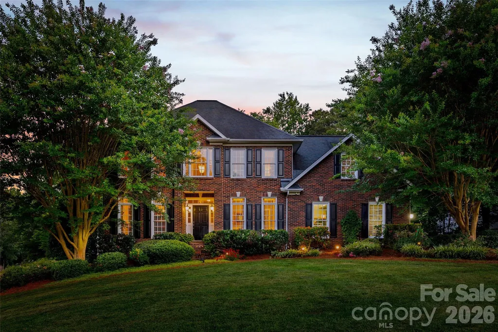 5301 Ravenglass Court Waxhaw NC 28173