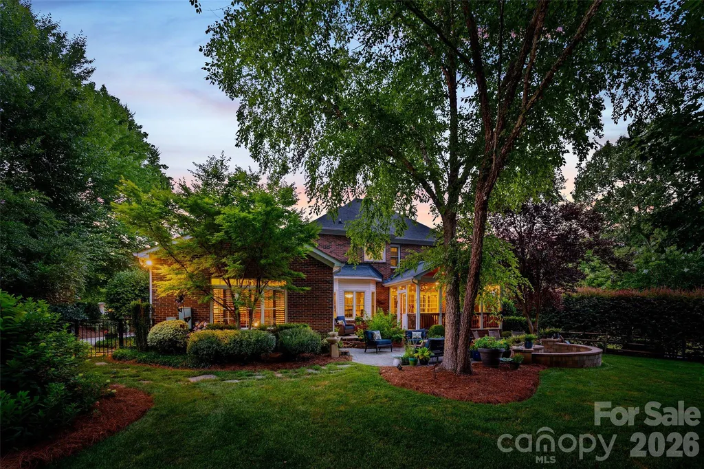 5301 Ravenglass Court Waxhaw NC 28173