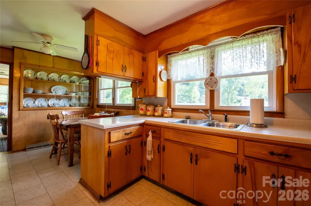 40 Double Island Road Burnsville NC 28714