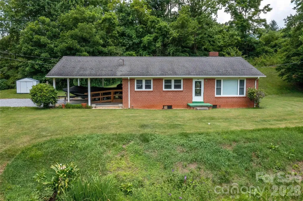 40 Double Island Road Burnsville NC 28714
