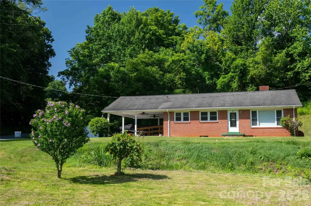 40 Double Island Road Burnsville NC 28714