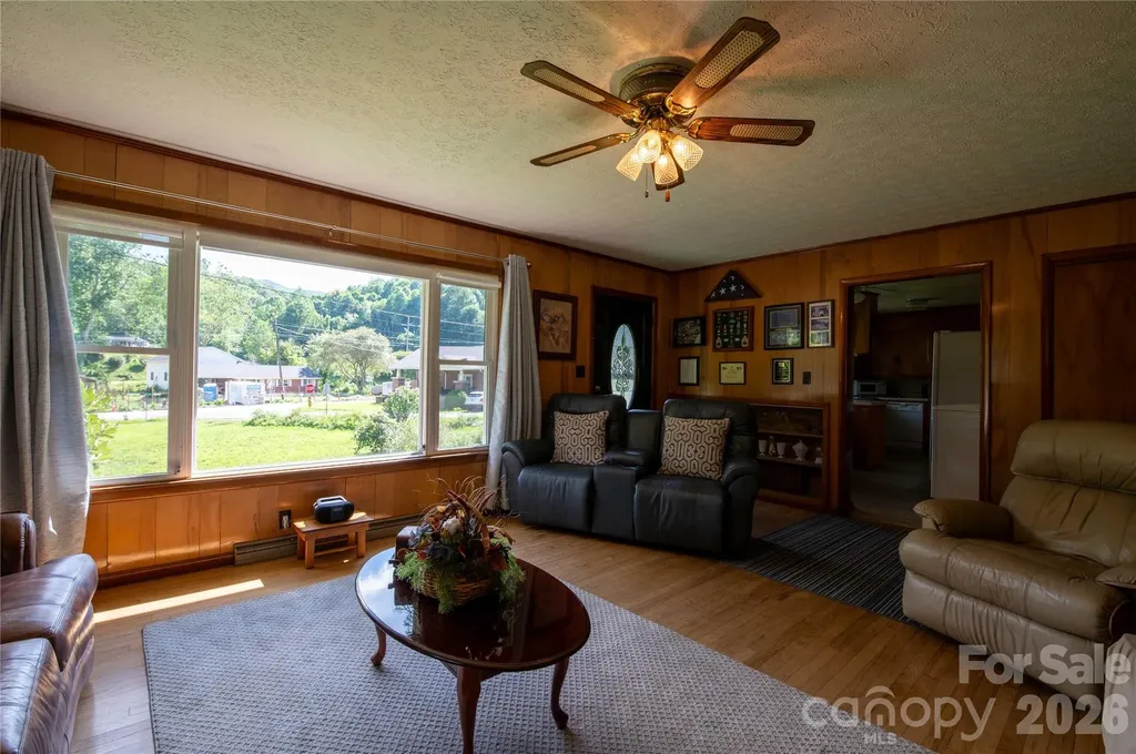 40 Double Island Road Burnsville NC 28714