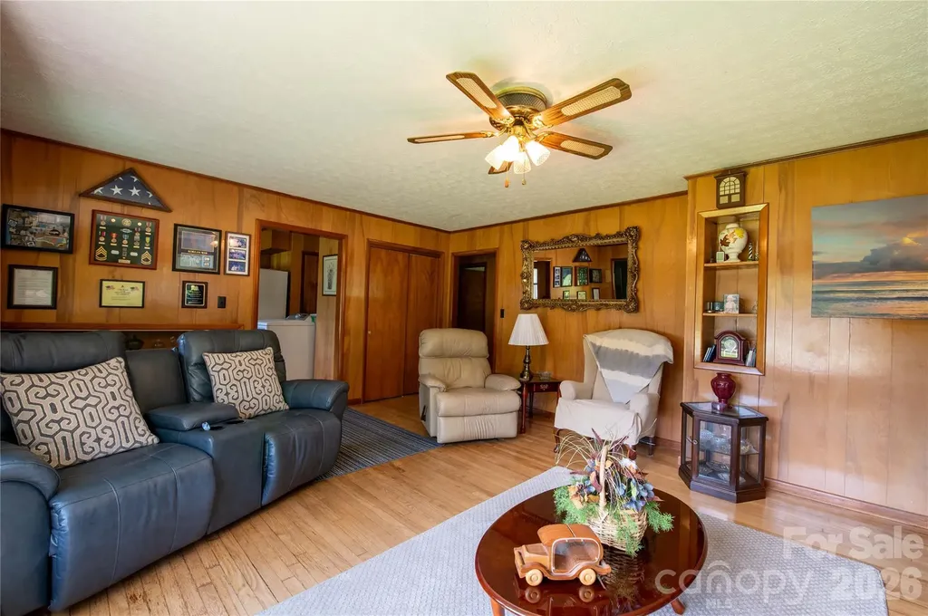 40 Double Island Road Burnsville NC 28714