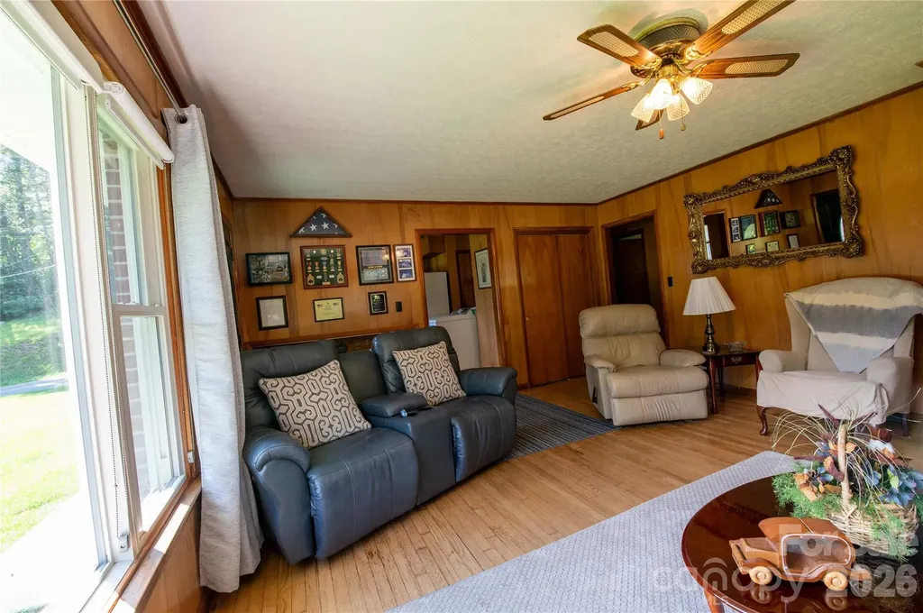 40 Double Island Road Burnsville NC 28714