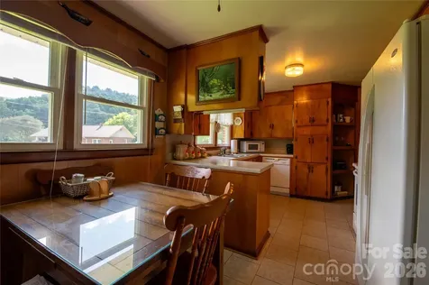 40 Double Island Road Burnsville NC 28714