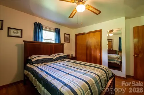 40 Double Island Road Burnsville NC 28714