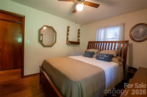 40 Double Island Road Burnsville NC 28714