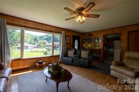 40 Double Island Road Burnsville NC 28714