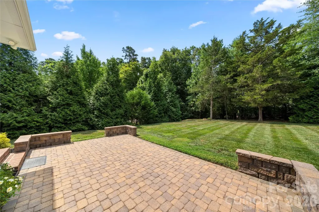 11316 Warfield Avenue Huntersville NC 28078