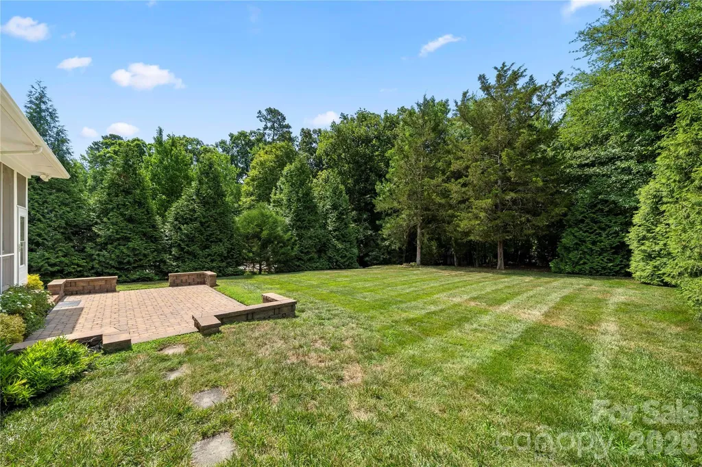 11316 Warfield Avenue Huntersville NC 28078