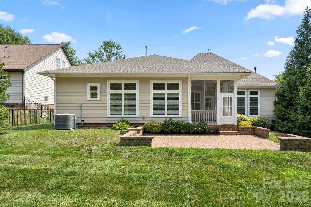 11316 Warfield Avenue Huntersville NC 28078