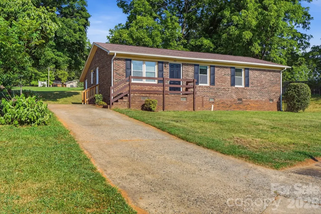 202 Cooke Circle Kings Mountain NC 28086