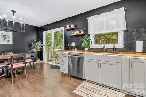 144 Pinehaven Drive Clyde NC 28721