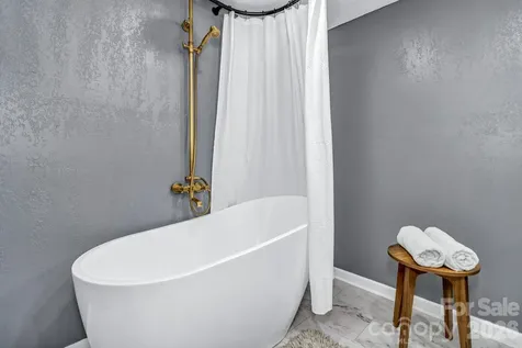 144 Pinehaven Drive Clyde NC 28721