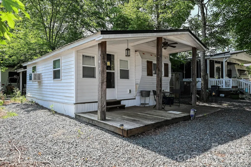 125 Hollywood Trail Mount Gilead NC 27306