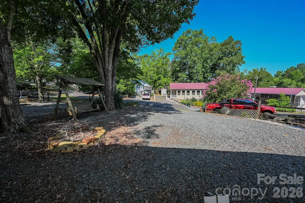125 Hollywood Trail Mount Gilead NC 27306