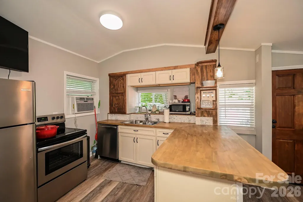 125 Hollywood Trail Mount Gilead NC 27306