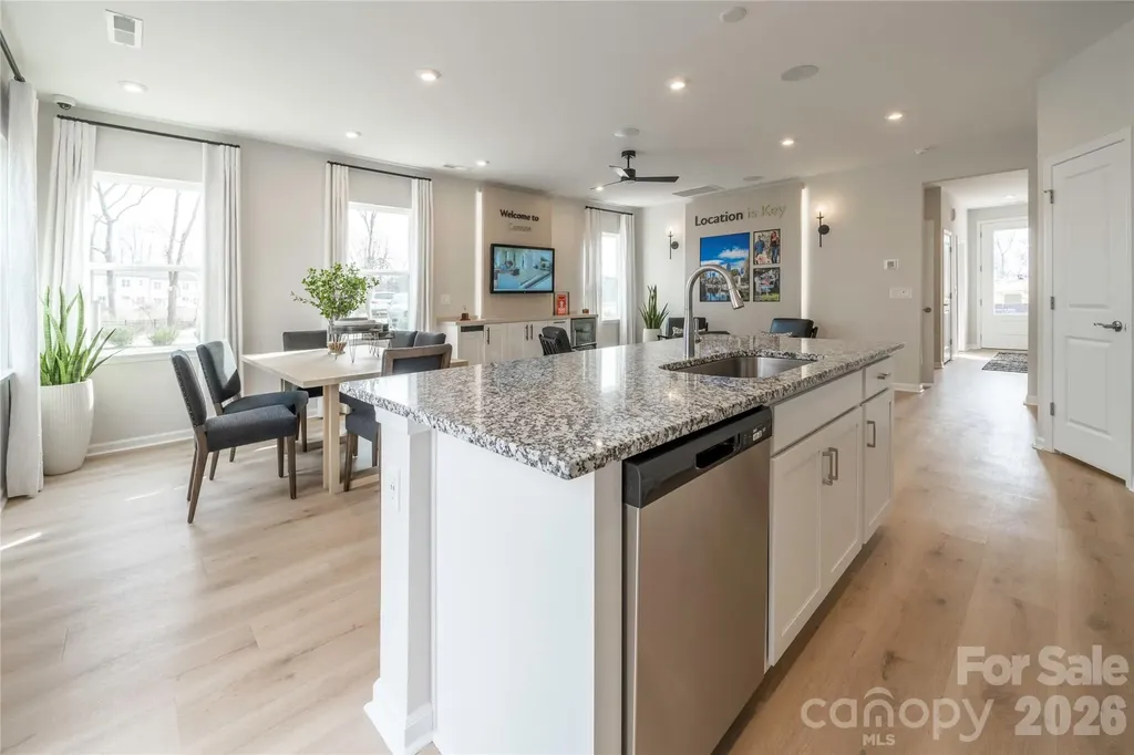 6041 Longar Lane Charlotte NC 28269