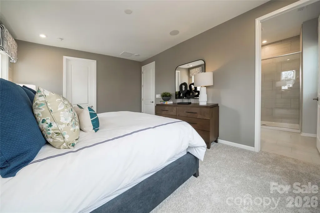 6041 Longar Lane Charlotte NC 28269
