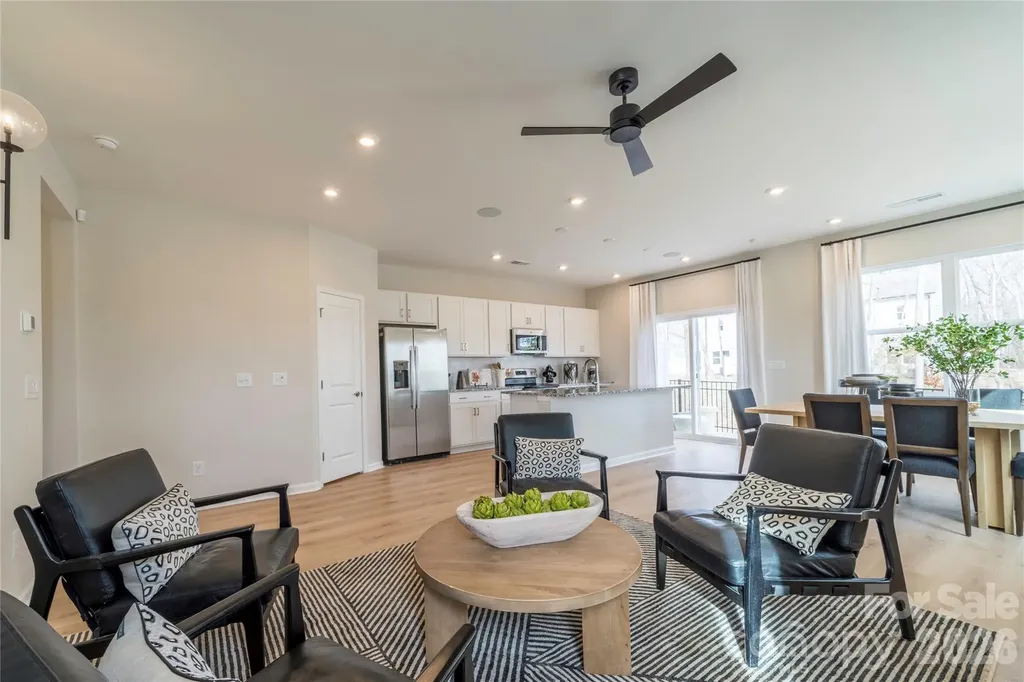 6041 Longar Lane Charlotte NC 28269