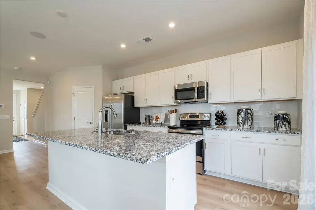 6041 Longar Lane Charlotte NC 28269