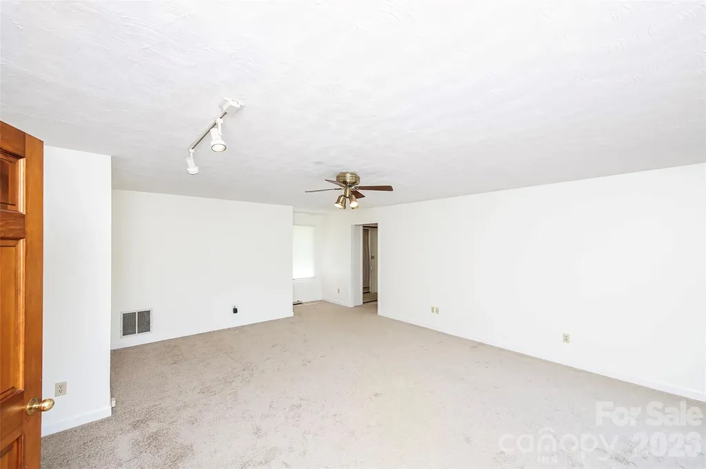 15722 Rhinehill Road Charlotte NC 28278