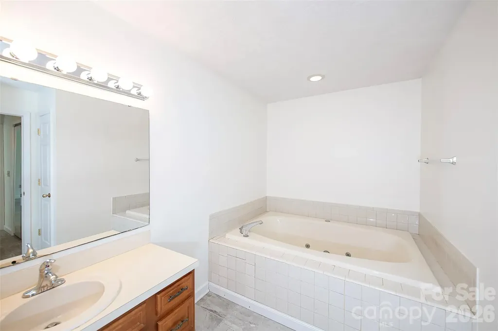 15722 Rhinehill Road Charlotte NC 28278