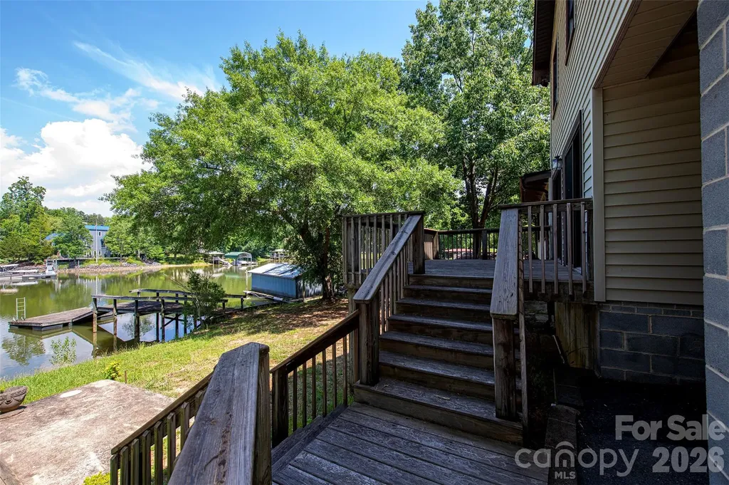 15722 Rhinehill Road Charlotte NC 28278