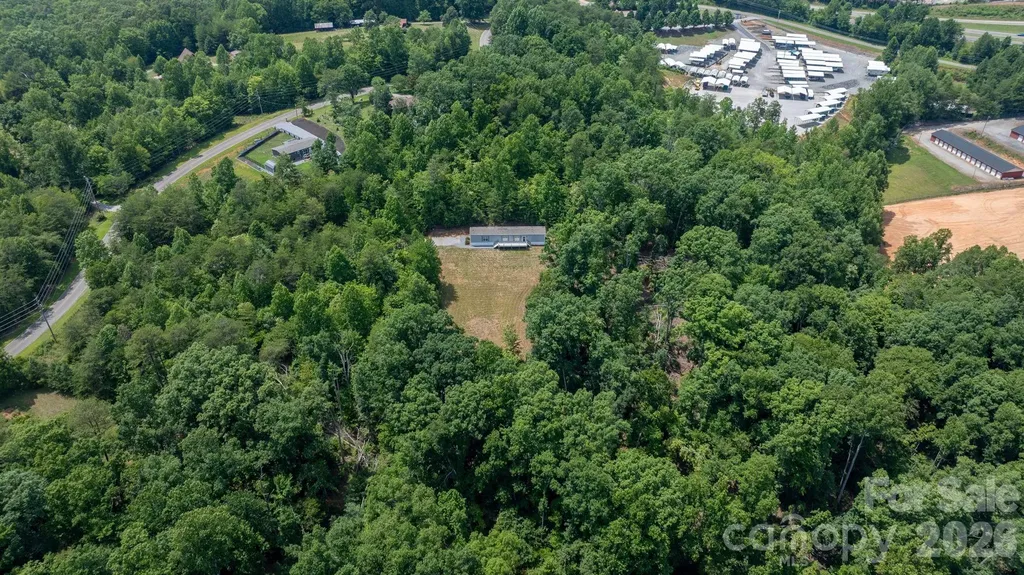 2876 Burma Road E Nebo NC 28761