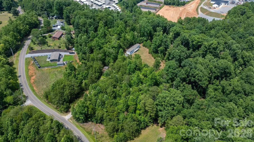 2876 Burma Road E Nebo NC 28761