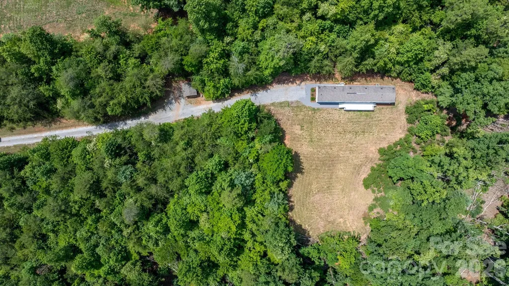 2876 Burma Road E Nebo NC 28761