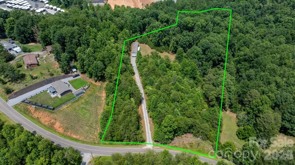 2876 Burma Road E Nebo NC 28761