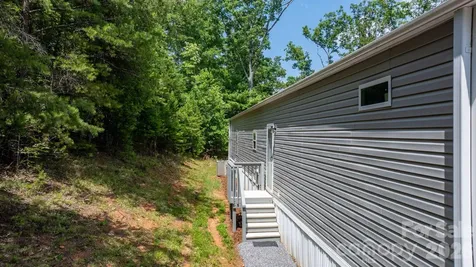 2876 Burma Road E Nebo NC 28761