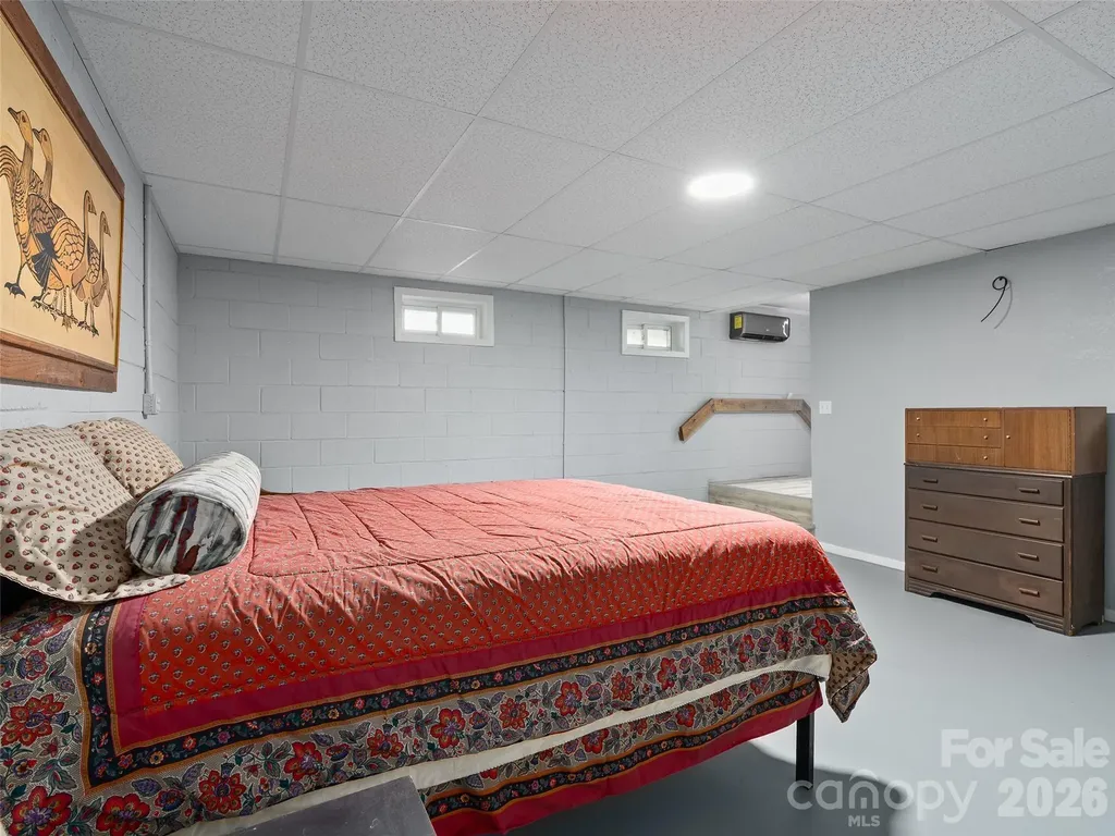 81 Aldens Way Clyde NC 28721
